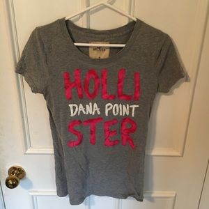 Hollister logo tee
